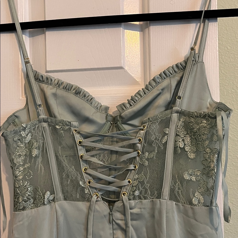 Elegant Green Ruff Dress ltar State layered ruffles from hips to end of maxi - Picture 5 of 11